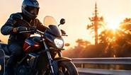 Motociclista na estrada
